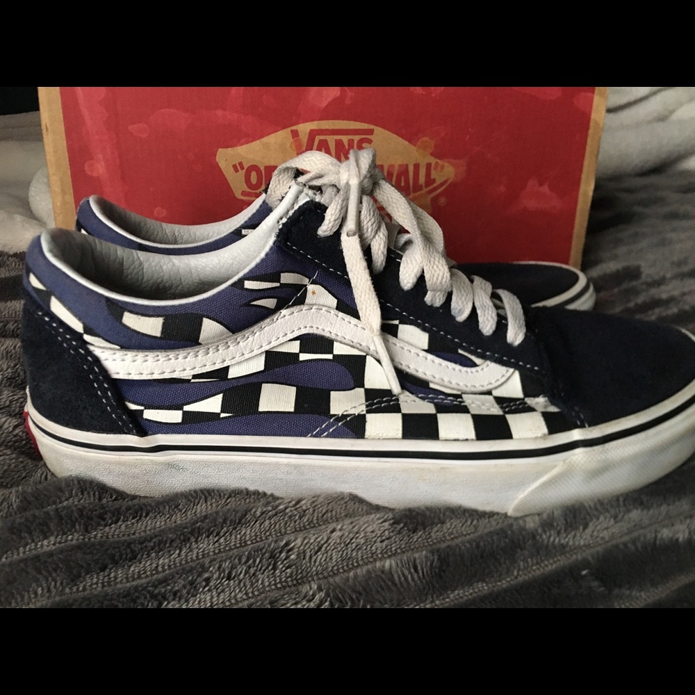 Old stool checkerboard vans